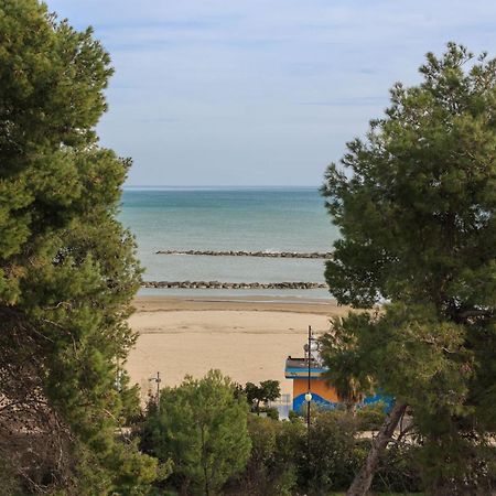 Hotel La Ninfea Montesilvano Marina Екстериор снимка