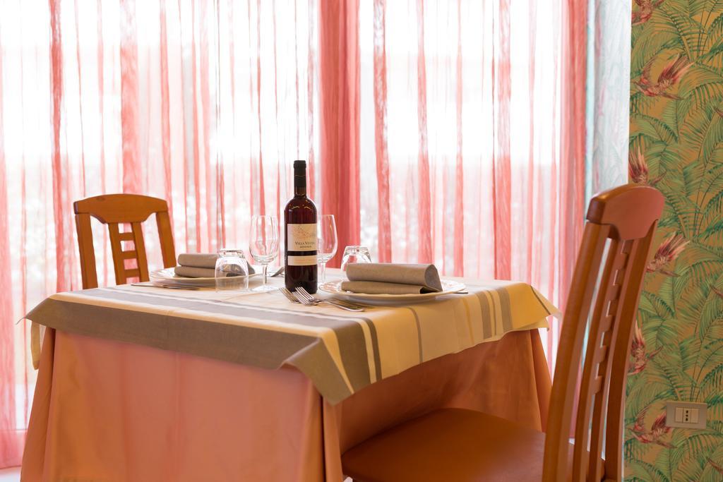 Hotel La Ninfea Montesilvano Marina Екстериор снимка