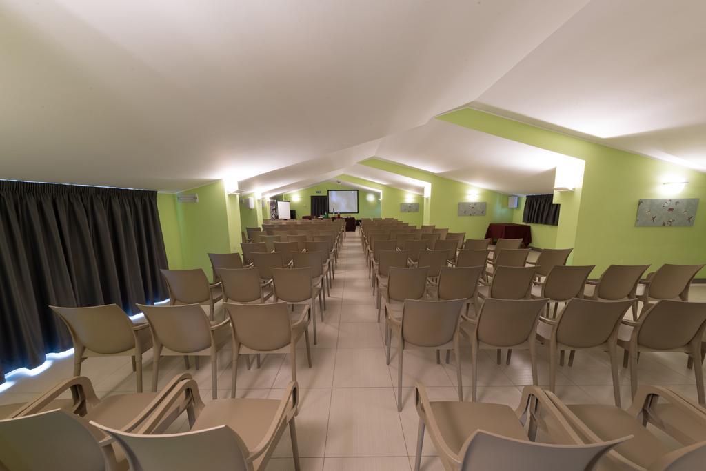 Hotel La Ninfea Montesilvano Marina Екстериор снимка