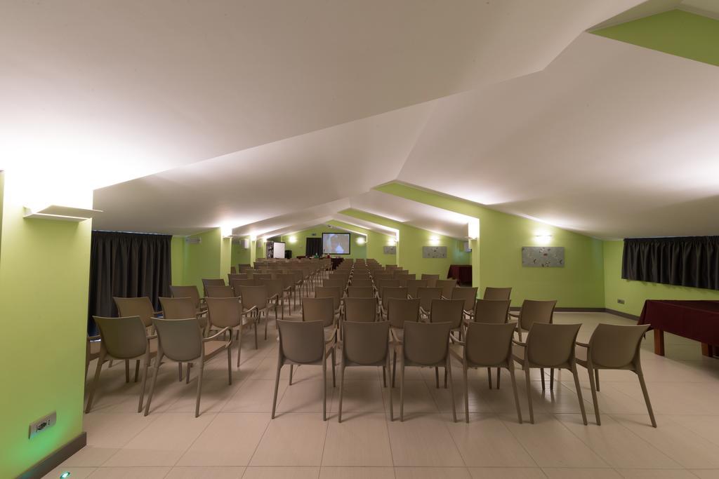 Hotel La Ninfea Montesilvano Marina Екстериор снимка