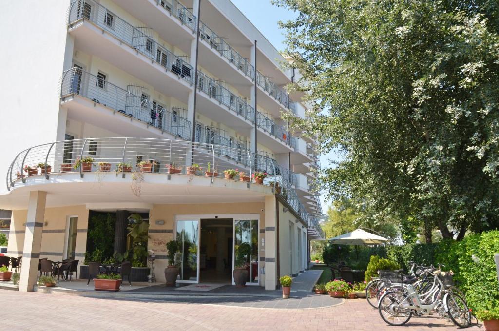 Hotel La Ninfea Montesilvano Marina Екстериор снимка