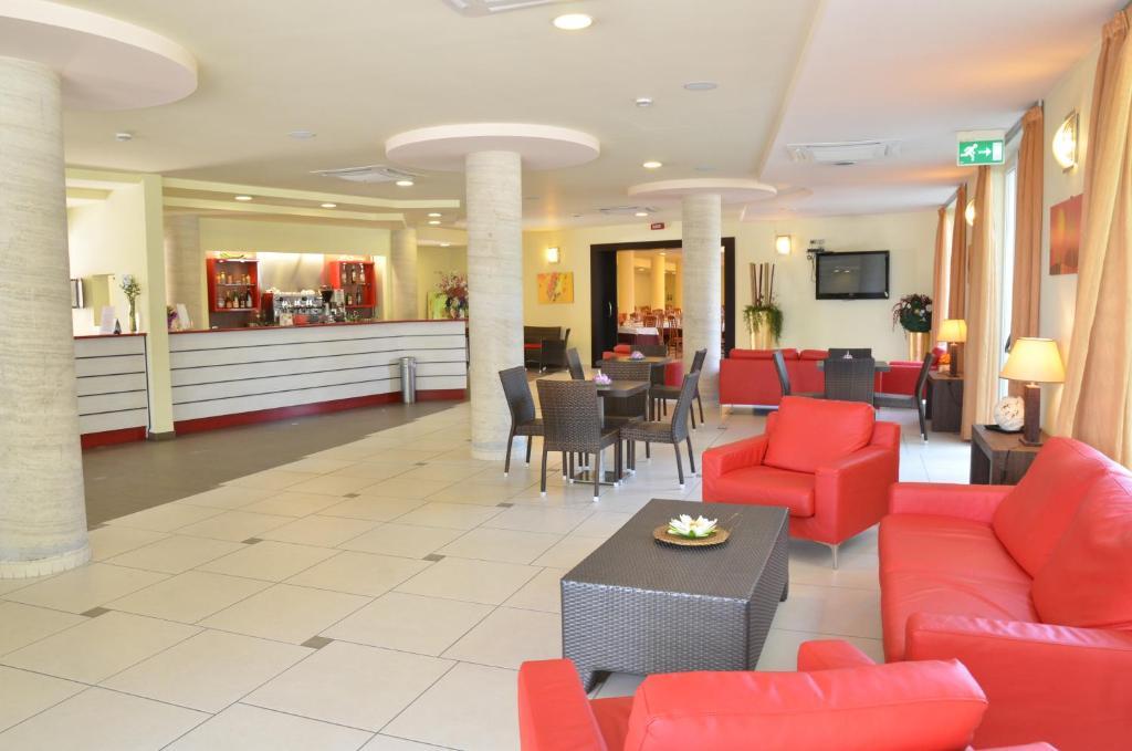 Hotel La Ninfea Montesilvano Marina Екстериор снимка