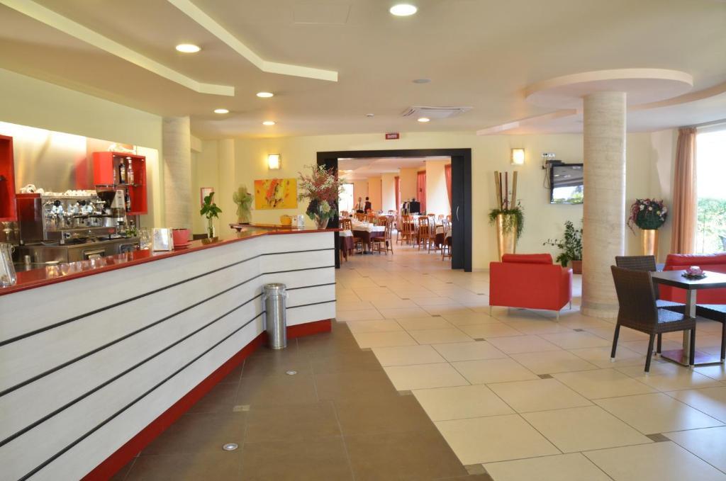 Hotel La Ninfea Montesilvano Marina Екстериор снимка