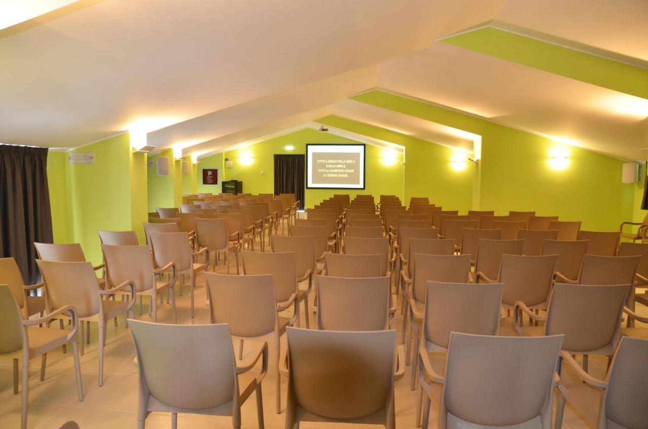 Hotel La Ninfea Montesilvano Marina Екстериор снимка