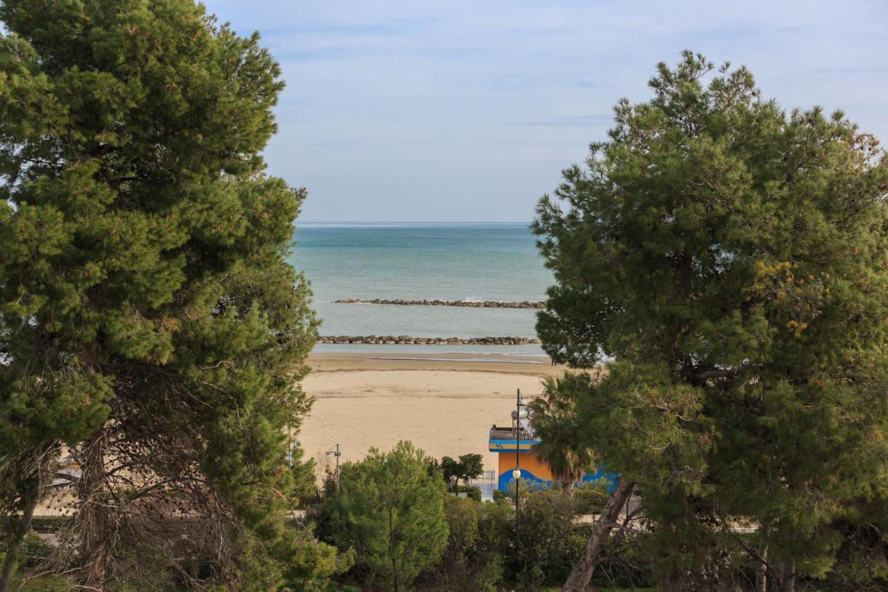 Hotel La Ninfea Montesilvano Marina Екстериор снимка