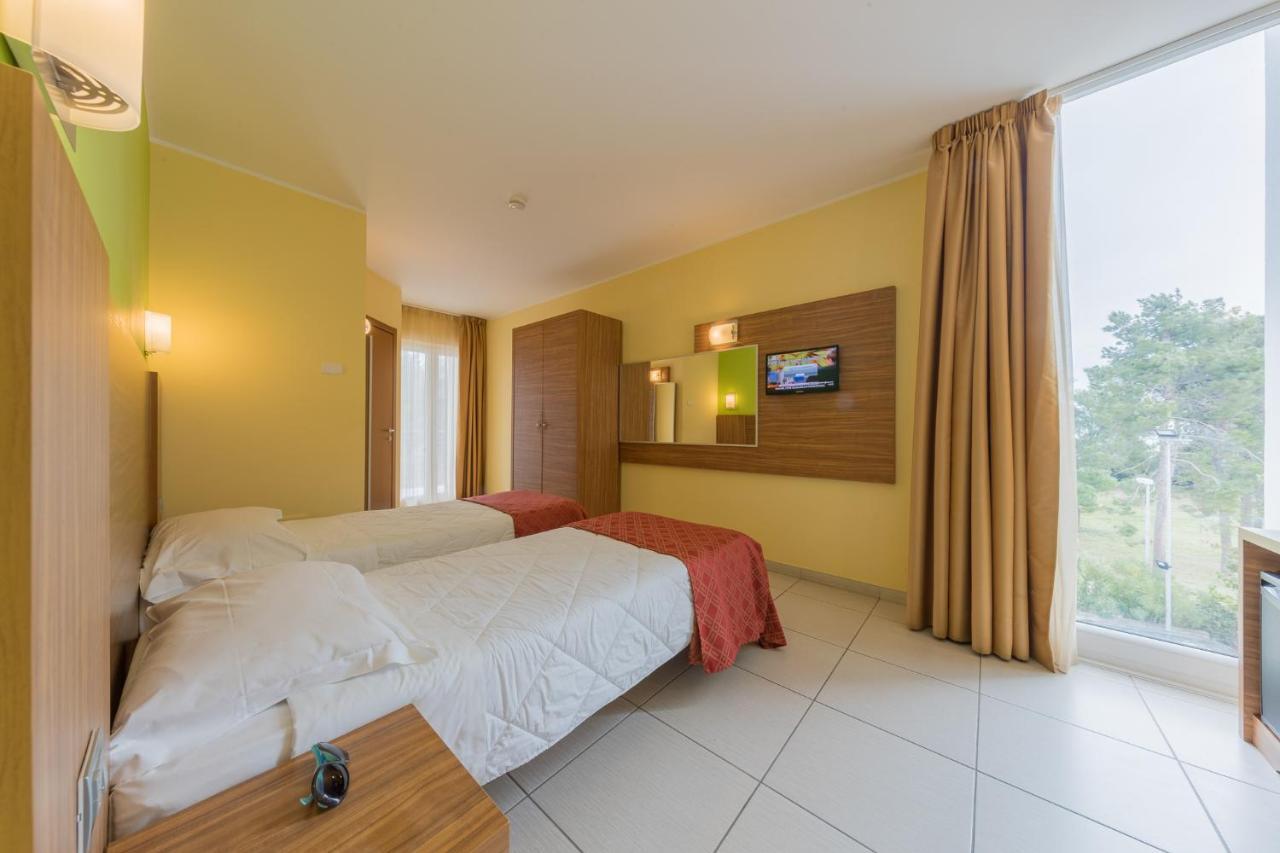 Hotel La Ninfea Montesilvano Marina Екстериор снимка