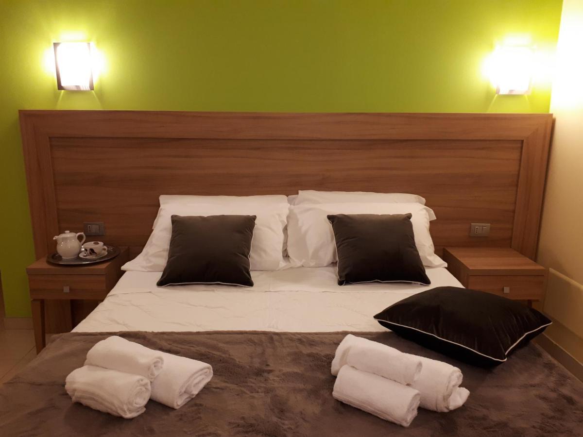 Hotel La Ninfea Montesilvano Marina Екстериор снимка